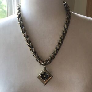 Stunning LOFT chunky chain box charm necklace in EUC 🍀